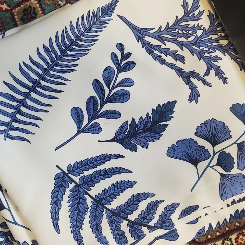 HALF MOON DEVONIA ALLOVER TWO PANELS. ROOM DARK. CURTAINS NOISE REDUC. 52X84 NWT